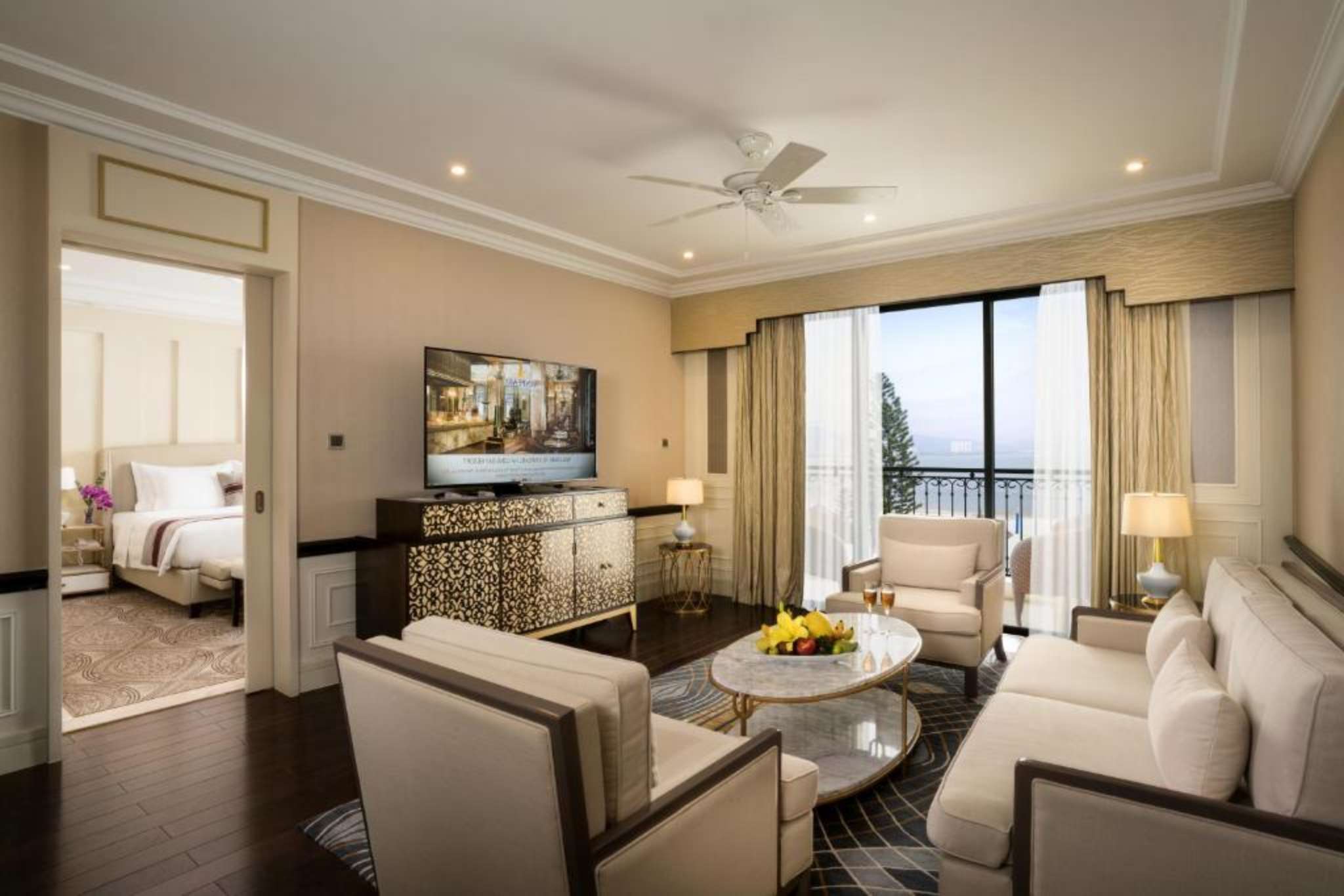 Phòng Executive Suite King tại Vinpearl Resort & Spa Ha Long
